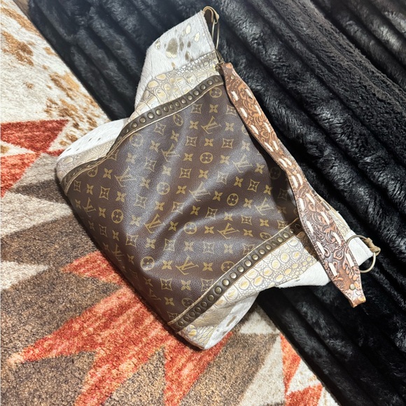 Keep It Gypsy Upcycled Large Shoulder Bag - Picture 1 of 3